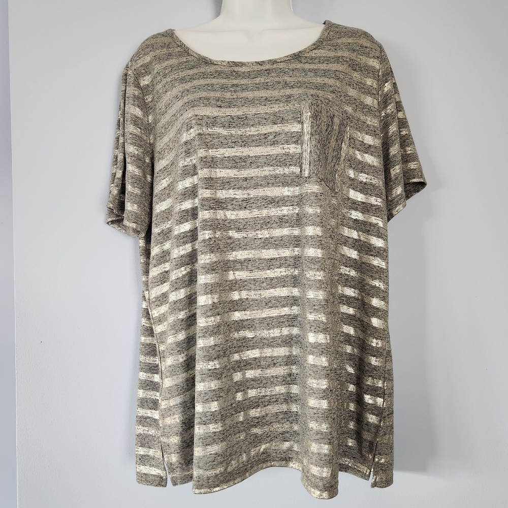 The Curvee Tee